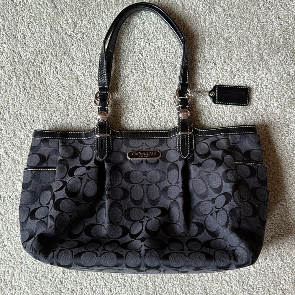 Coach black shoulder bag. Like New.